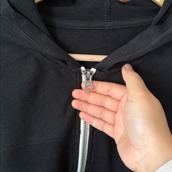 VUORI Restore Half Zip Hoodie in Washed Black. Size M - Picture 7 of 11